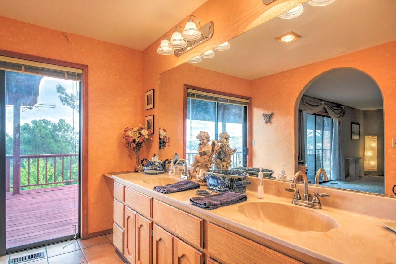 Spacious Kelseyville Home With Large Lakefront Deck! 외부 사진