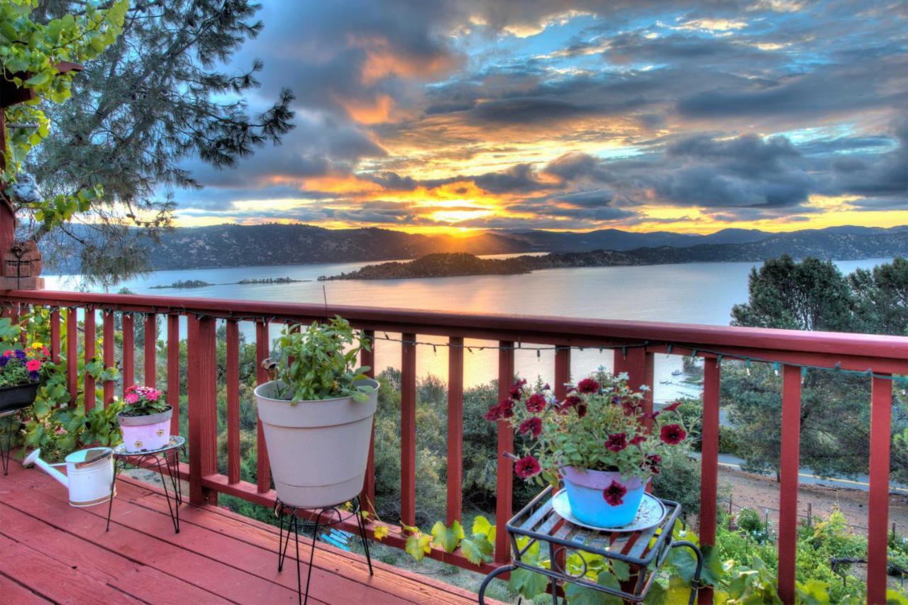 Spacious Kelseyville Home With Large Lakefront Deck! 외부 사진