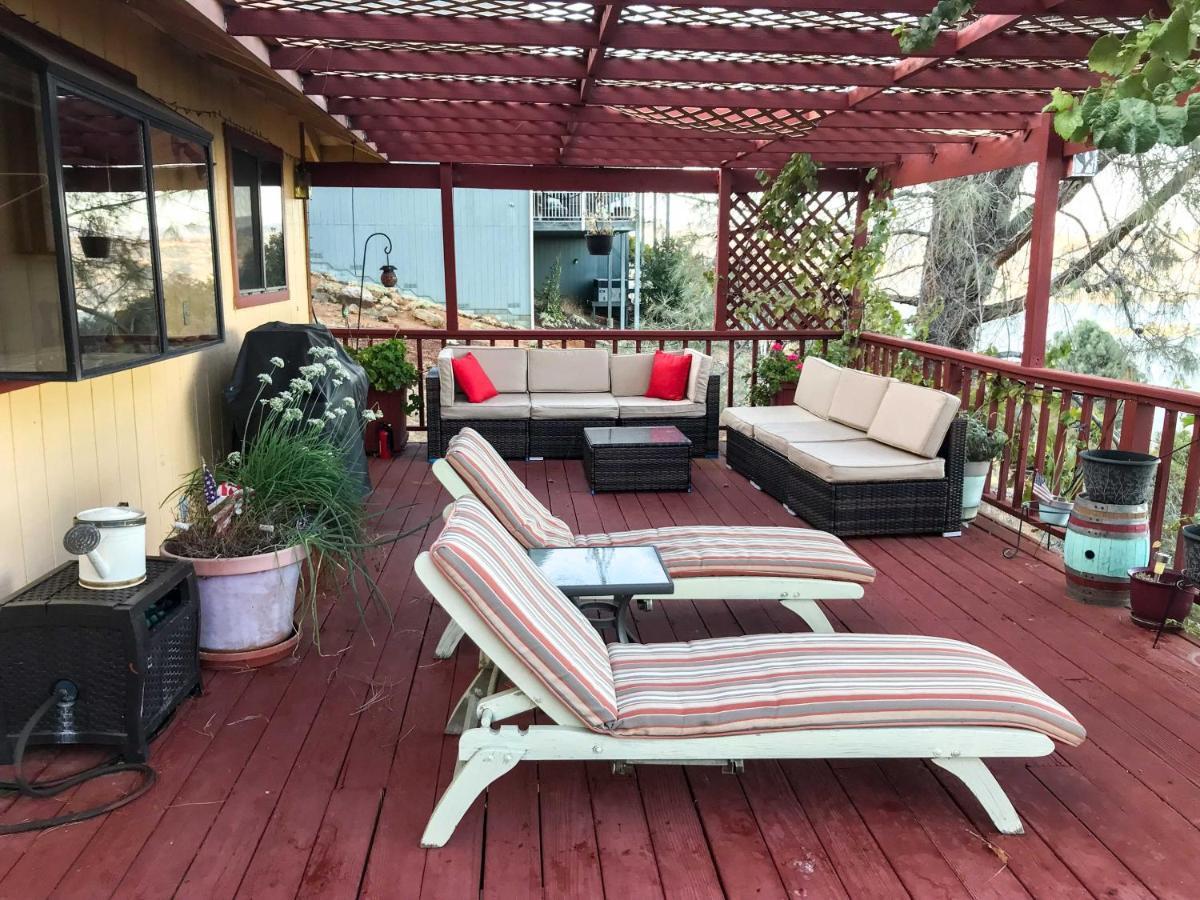 Spacious Kelseyville Home With Large Lakefront Deck! 외부 사진